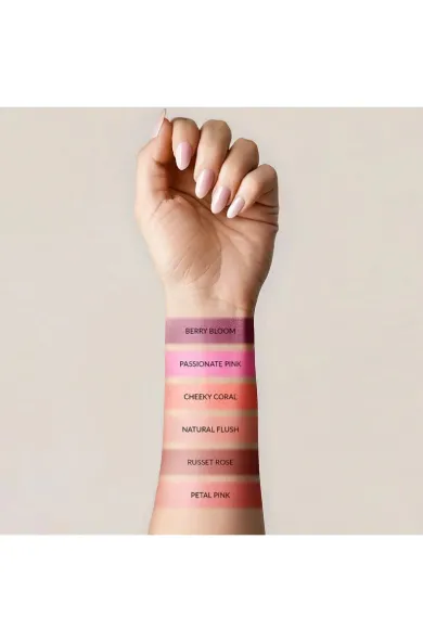 AVON ULTRA COLOUR BLUSH POWDER-CHEEKY CORAL